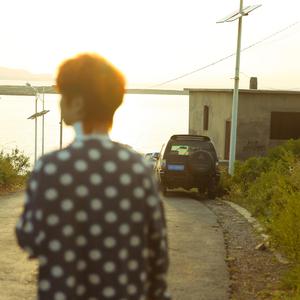 巨茎人妖自吸出精:
